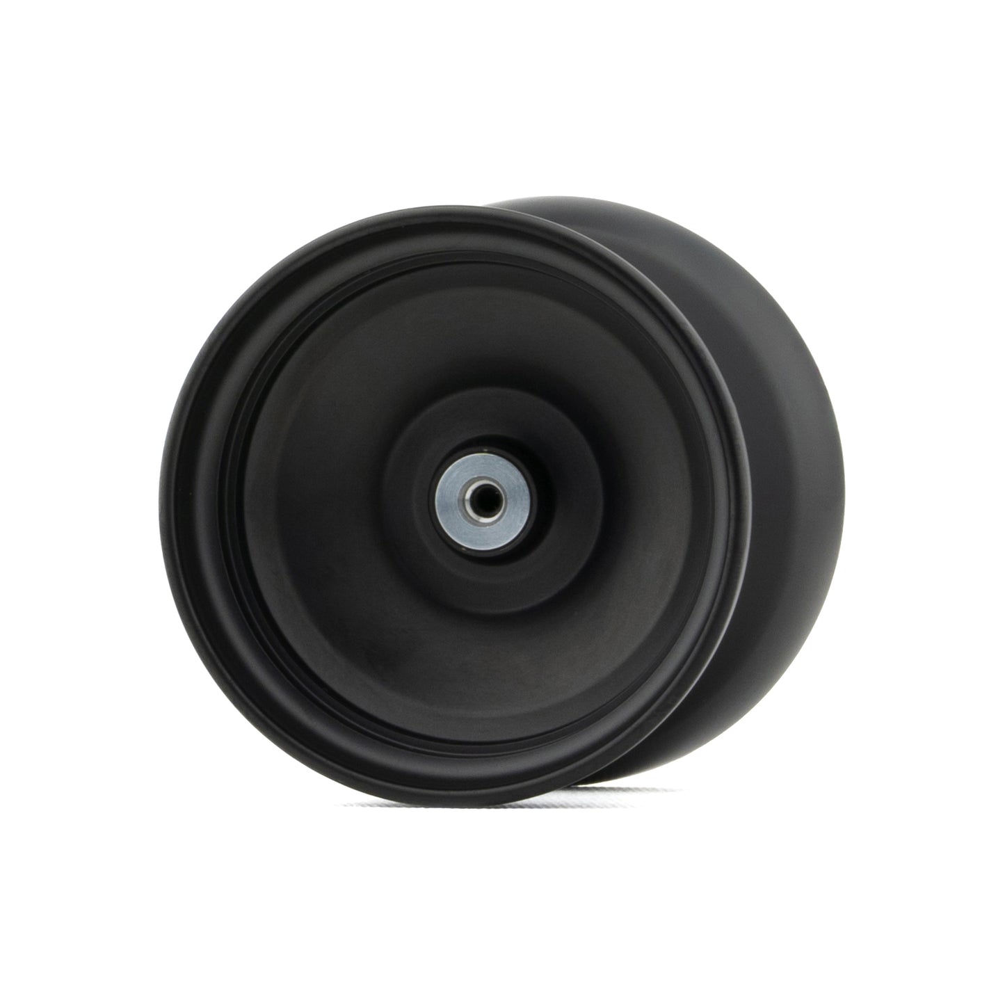 Ari yo-yo in Carbon by atmos projects