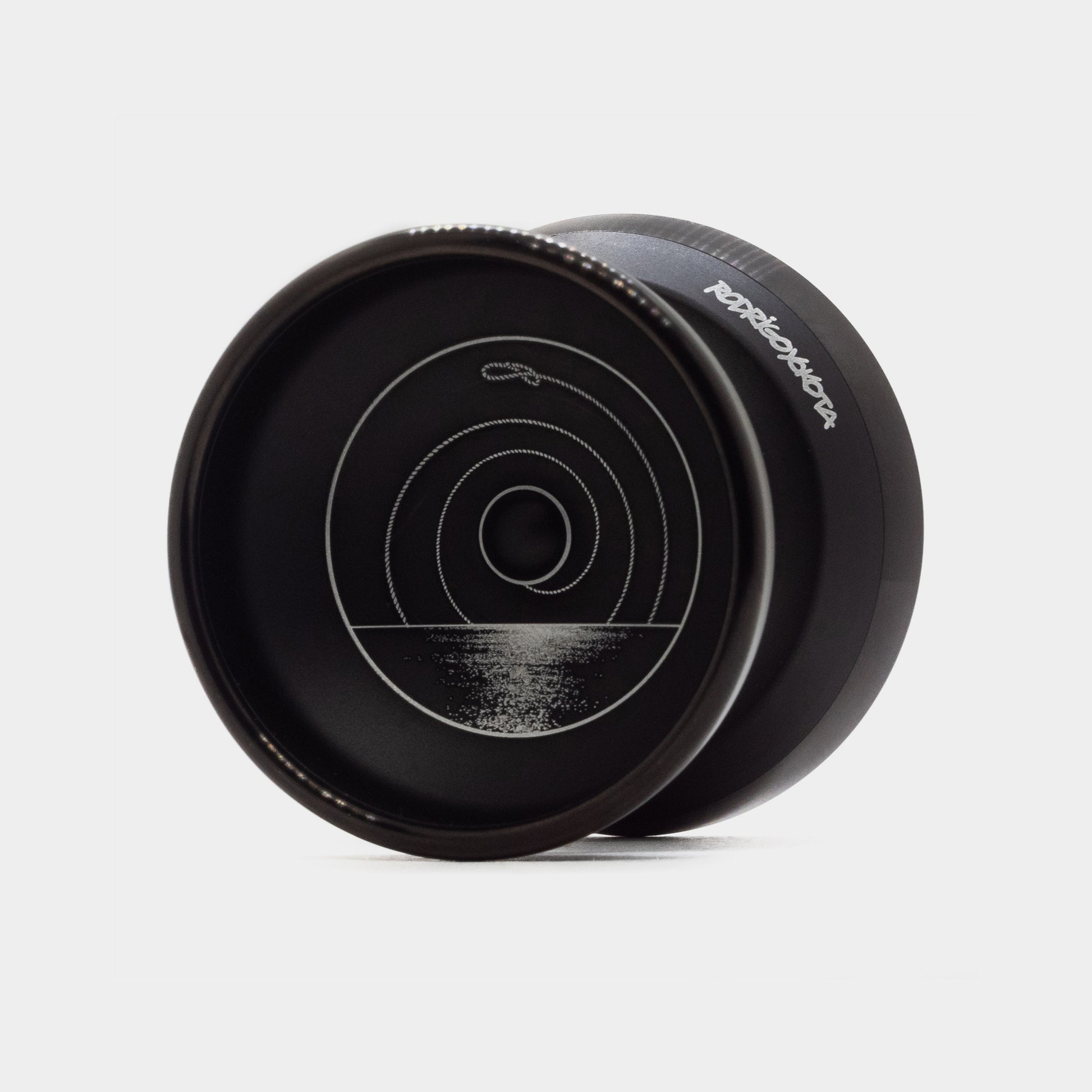 Barracuda X yo-yo in Rodrigo "Whip" Yokota Edition by Duncan
